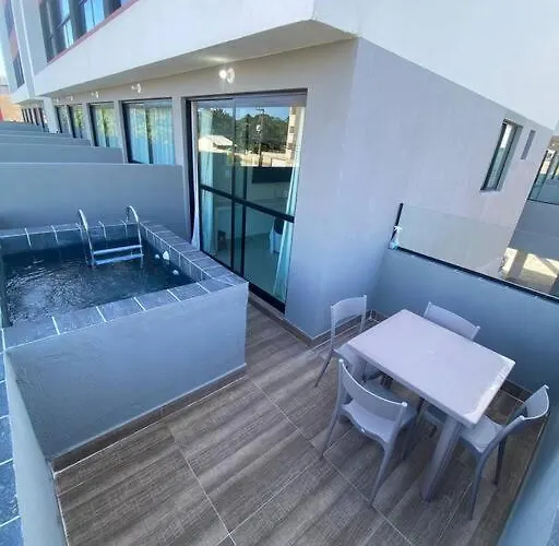 Flat VP 14 no centro com Piscina by La Playa